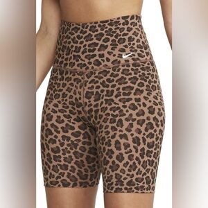 Nike One High Waist Bike Shorts in Leopard size XS